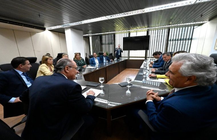 Caiado busca soluções para a infraestrutura e transporte 