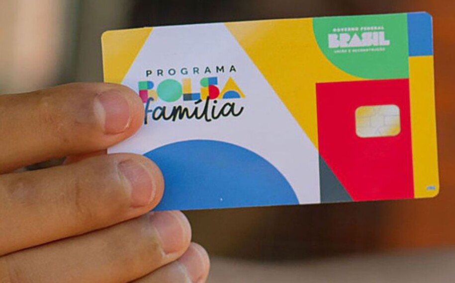 Bolsa Família paga valor extra e benefício é o maior da história