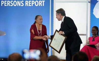 Brasileira recebe prêmio por luta contra trabalho análogo à escravidão