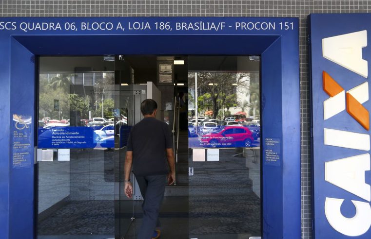 Caixa libera abono salarial para nascidos em setembro e outubro