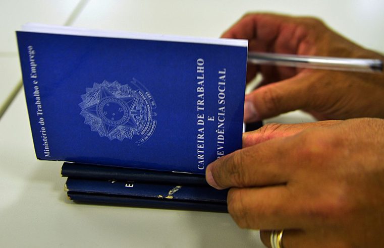 Brasil abre mais de 157 mil empregos formais em junho