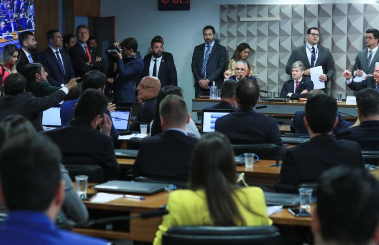 CPMI interroga ex-ajudante de Bolsonaro sobre conspiração golpista