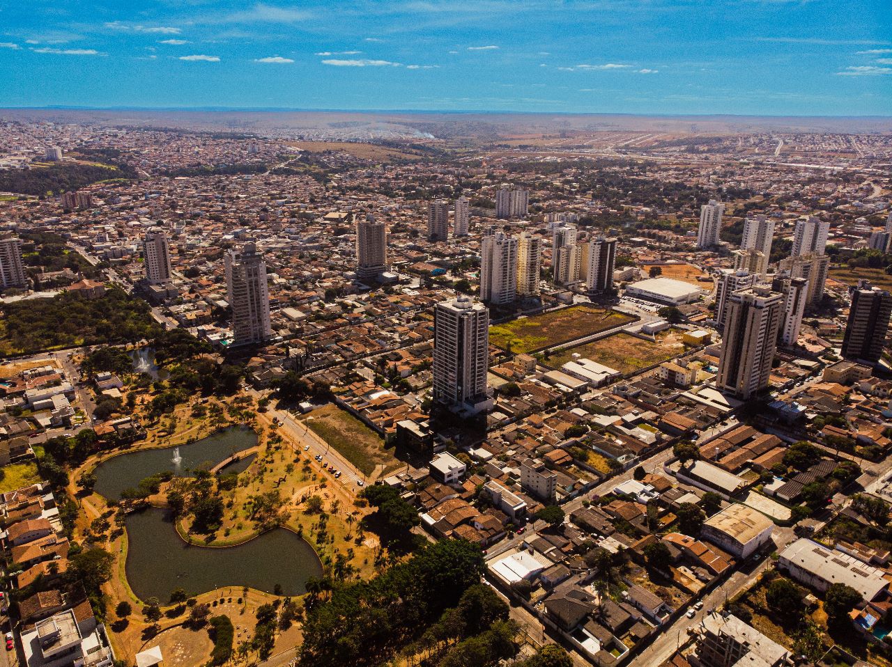 Prefeitura de Anápolis abre concurso com salários de até R$ 6,7 mil