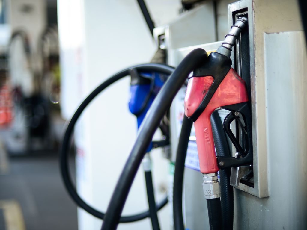Gasolina sobe 6,3% e diesel 12,8%