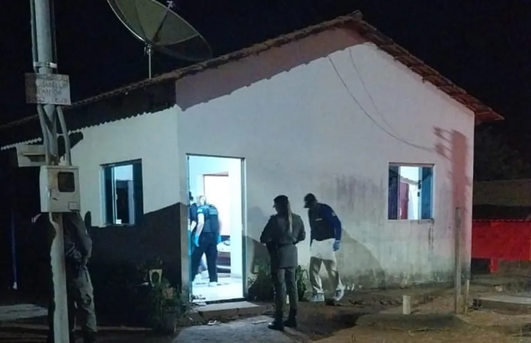 ​Quatro pessoas são executas dentro de casa