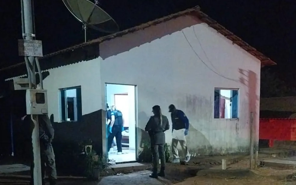 Quatro pessoas são executas dentro de casa