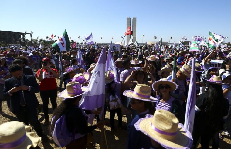 Marcha das Margaridas deve reunir mais de 100 mil mulheres em Brasília