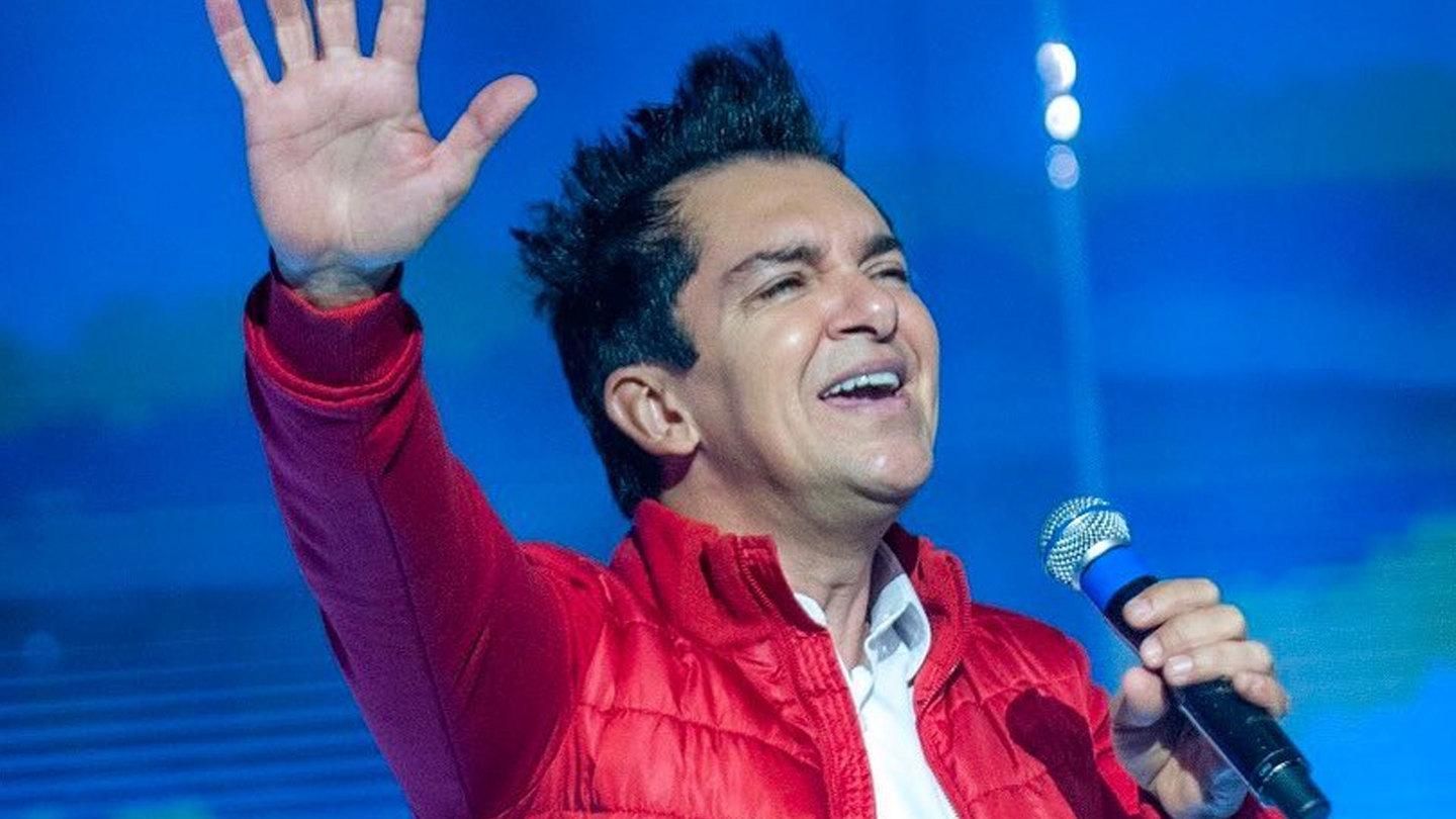 Regis Danese deixa UTI e “já está com vontade de cantar”