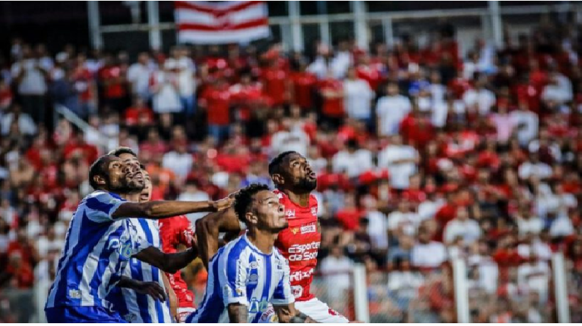 Na rampa do G4 Atlético bate Chape fora de casa e ganha fôlego; Vila perde chance de se aproximar do líder e cai do G4