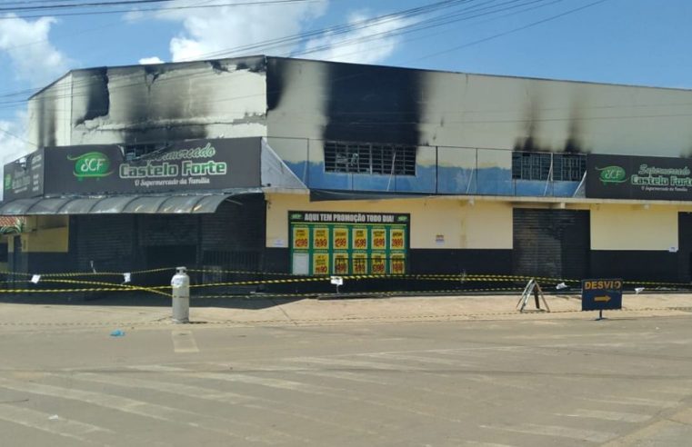 Incêndio provoca perda total em loja do Supermercado Castelo Forte