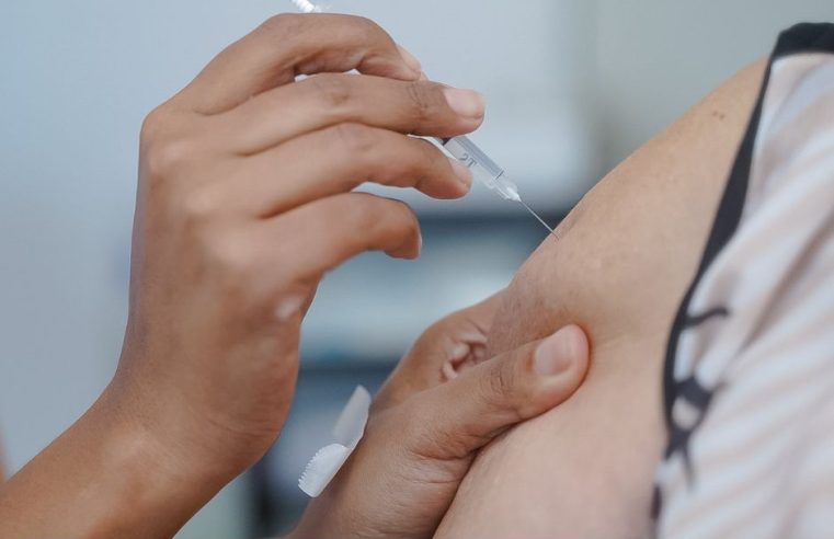 Governo de Goiás alerta população sobre importância de completar esquema vacinal contra monkeypox